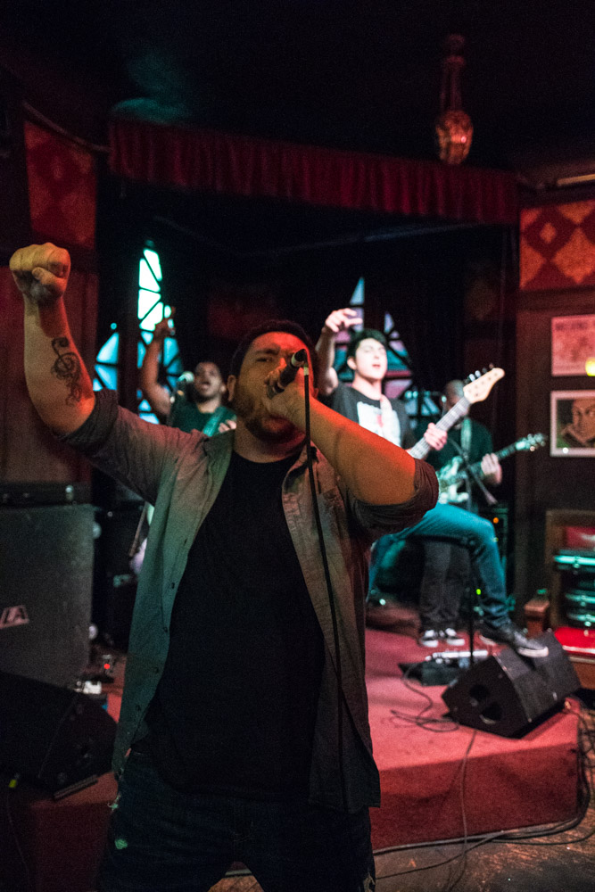 Screams of Syrens, Hawthorne Theatre, photo by Joe Bitters