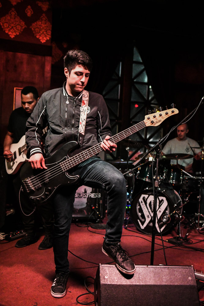 Screams of Syrens, Hawthorne Theatre, photo by Joe Bitters