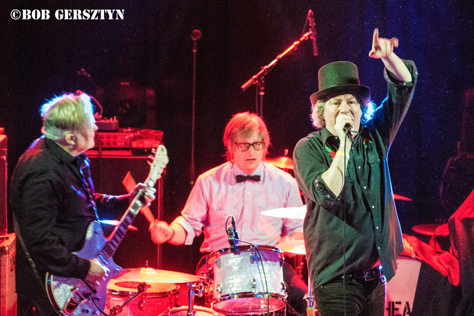 The Lovesores, Star Theater, photo by Bob Gersztyn