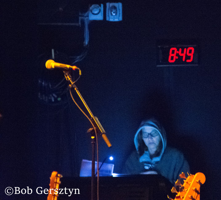 Richard Thompson, Revolution Hall, photo by Bob Gersztyn