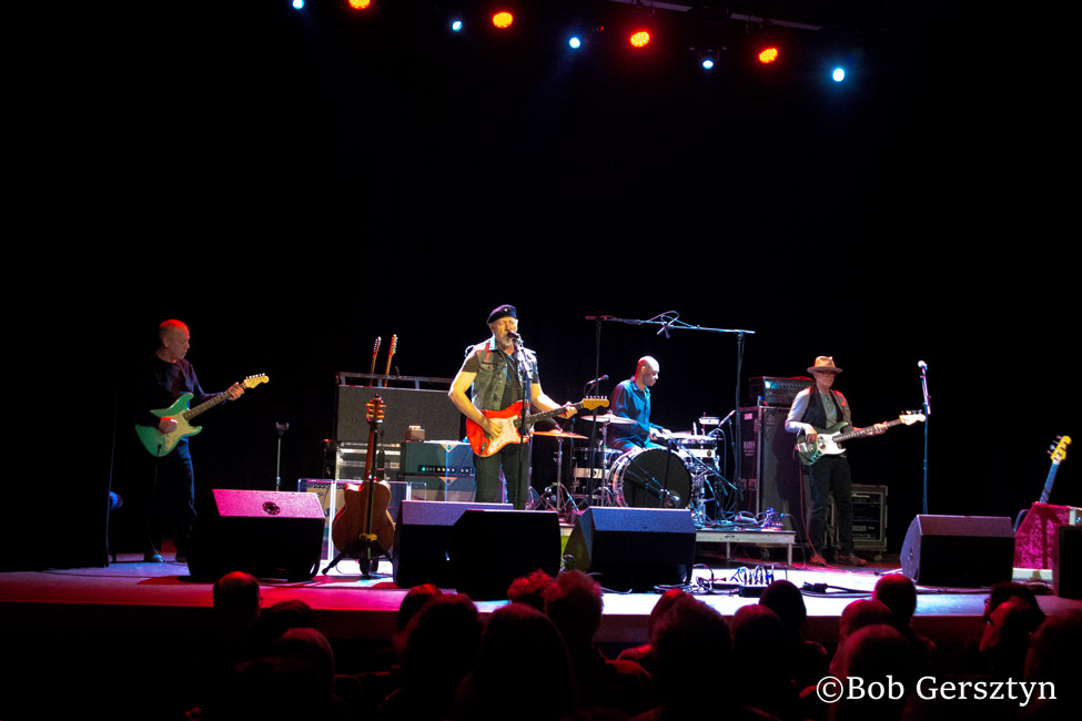 Richard Thompson, Revolution Hall, photo by Bob Gersztyn