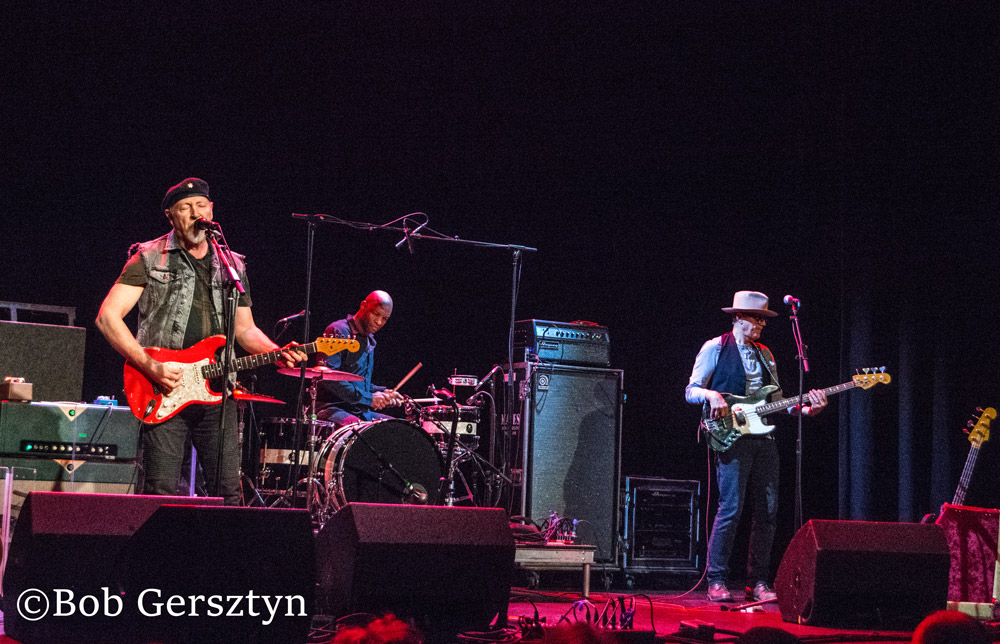 Richard Thompson, Revolution Hall, photo by Bob Gersztyn