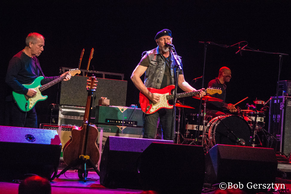 Richard Thompson, Revolution Hall, photo by Bob Gersztyn