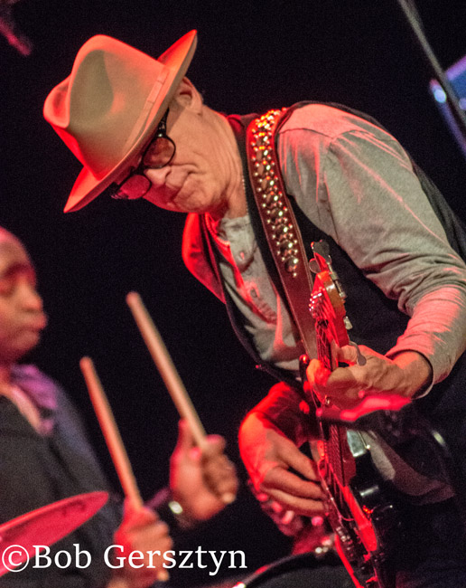 Richard Thompson, Revolution Hall, photo by Bob Gersztyn