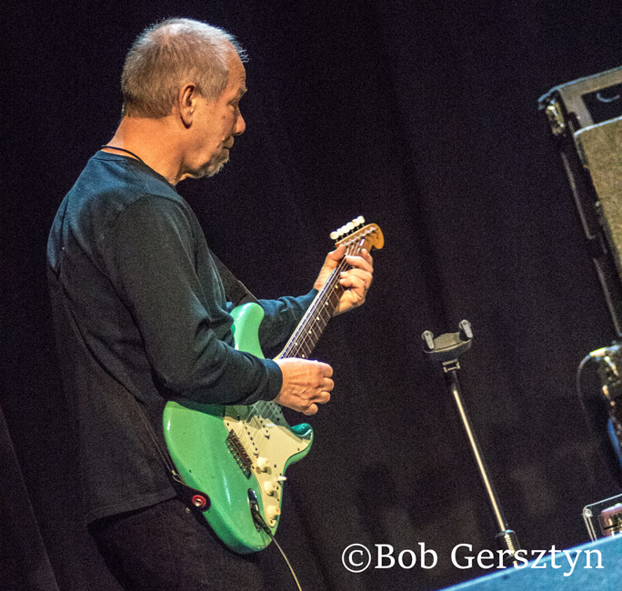 Richard Thompson, Revolution Hall, photo by Bob Gersztyn
