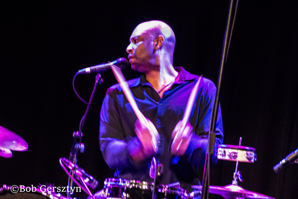 Richard Thompson, Revolution Hall, photo by Bob Gersztyn