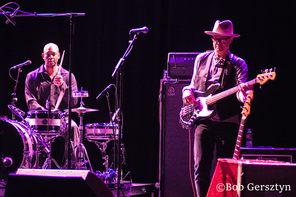 Richard Thompson, Revolution Hall, photo by Bob Gersztyn