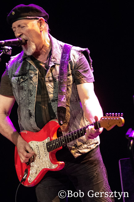Richard Thompson, Revolution Hall, photo by Bob Gersztyn