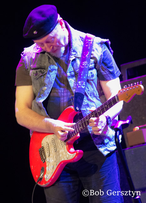Richard Thompson, Revolution Hall, photo by Bob Gersztyn