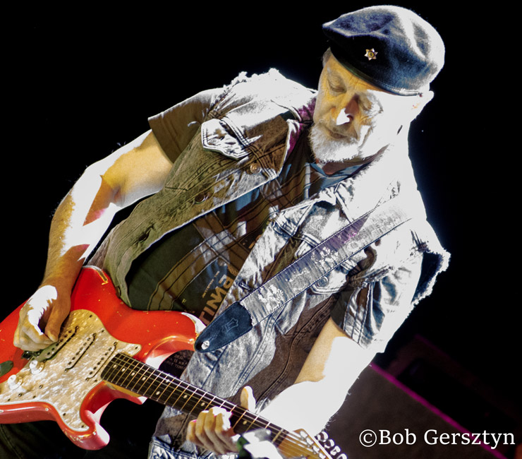 Richard Thompson, Revolution Hall, photo by Bob Gersztyn