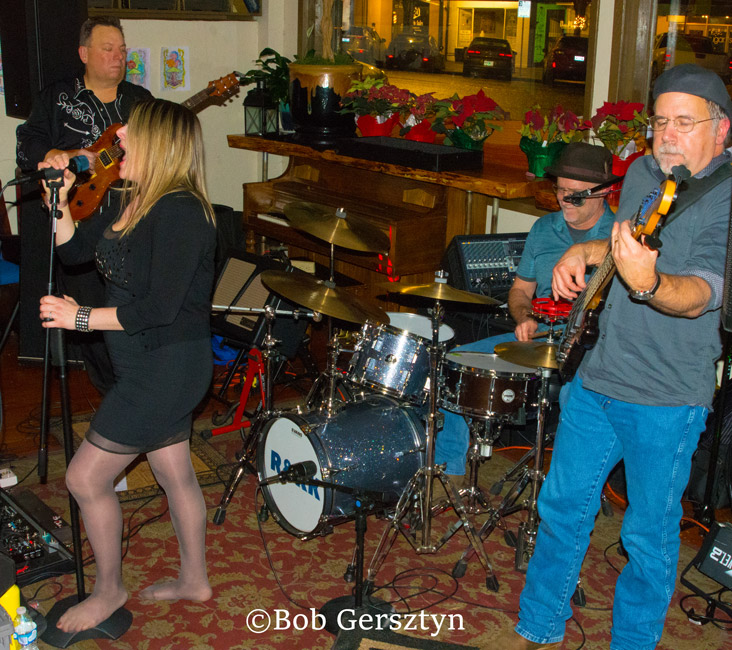 Rachel and The Rain Kings, Taproot Lounge & Cafe, photo by Bob Gersztyn