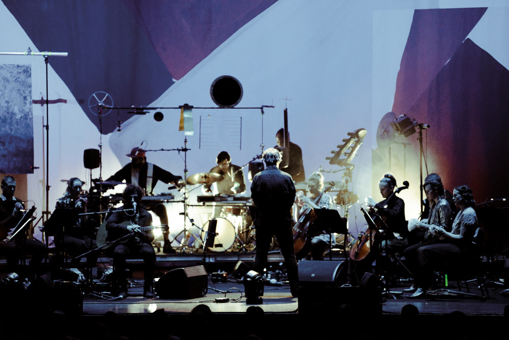José Gonzalez, Arlene Schnitzer Concert Hall, photo by Ignacio Quintana
