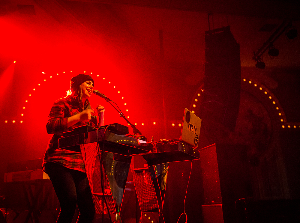 Natasha Kmeto, Crystal Ballroom, 94.7 FM, photo by Ronit Fahl