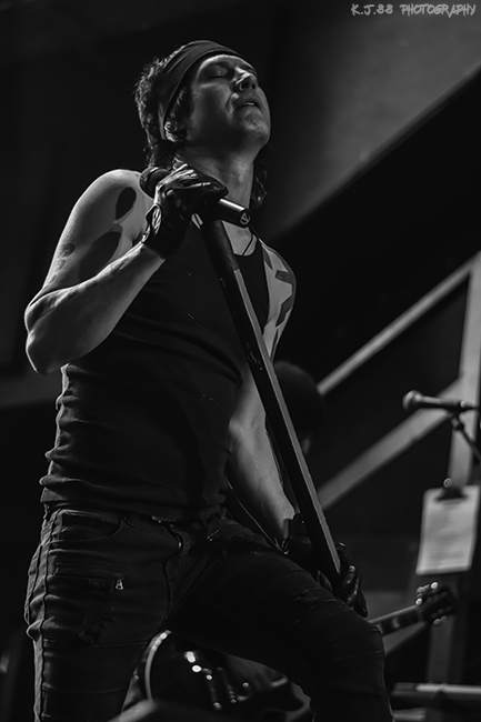 Die Robot, Hawthorne Theatre, photo by Kevin Pettigrew