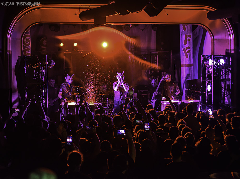 Mushroomhead, Hawthorne Theatre, photo by Kevin Pettigrew