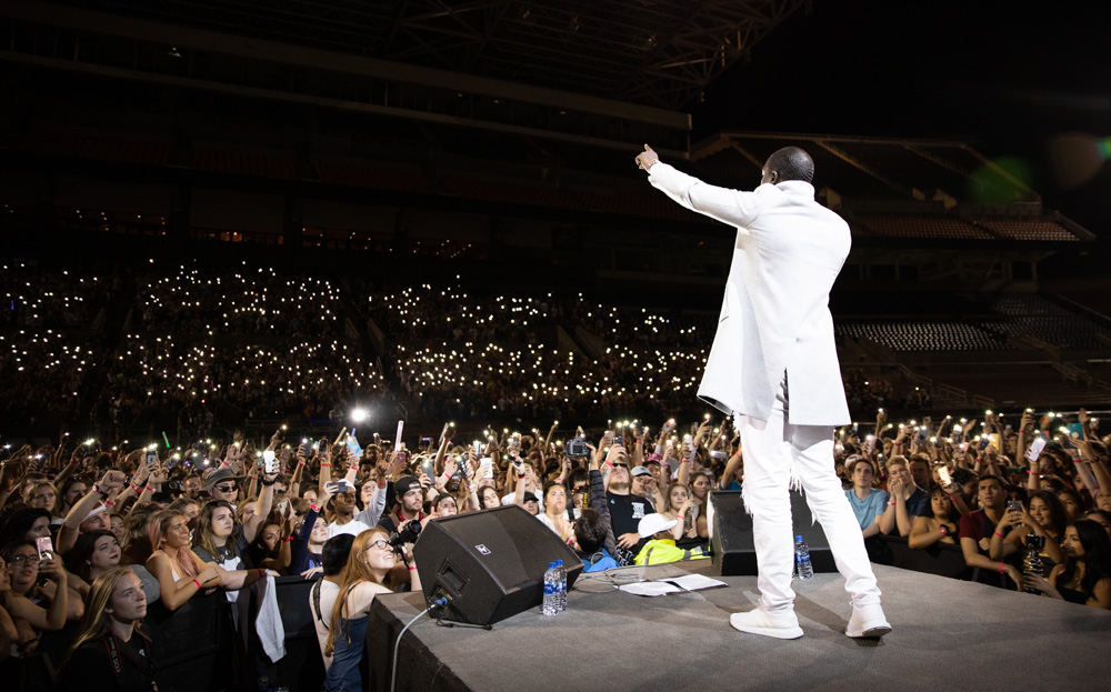 Akon, Reser Stadium, photo by Sal Barragan