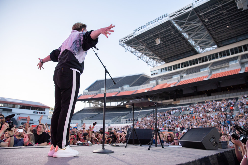 Jesse McCartney, Reser Stadium, photo by Sal Barragan