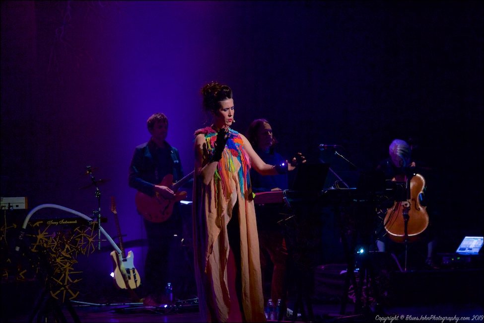 Imogen Heap, Moore Theatre, photo by John Alcala
