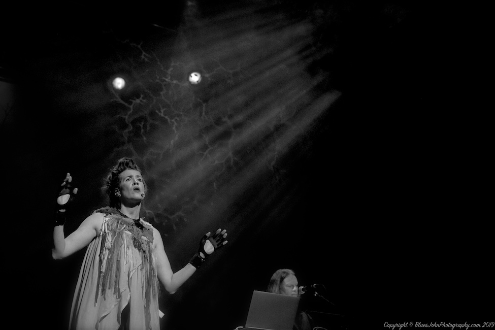 Imogen Heap, Moore Theatre, photo by John Alcala