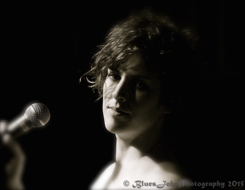 Ripe Red Apple, Alberta Street Pub, photo by John Alcala