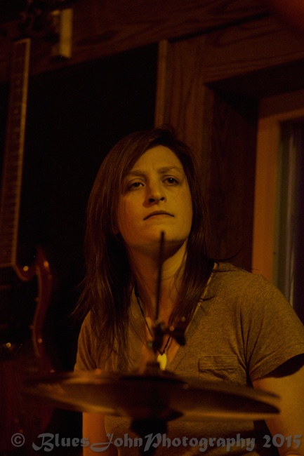 Ripe Red Apple, Alberta Street Pub, photo by John Alcala