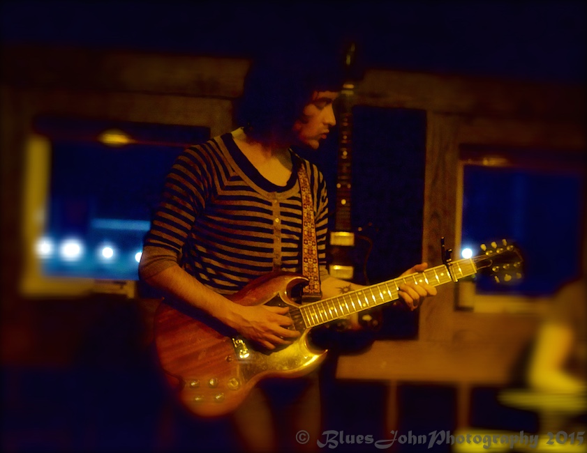 Ripe Red Apple, Alberta Street Pub, photo by John Alcala