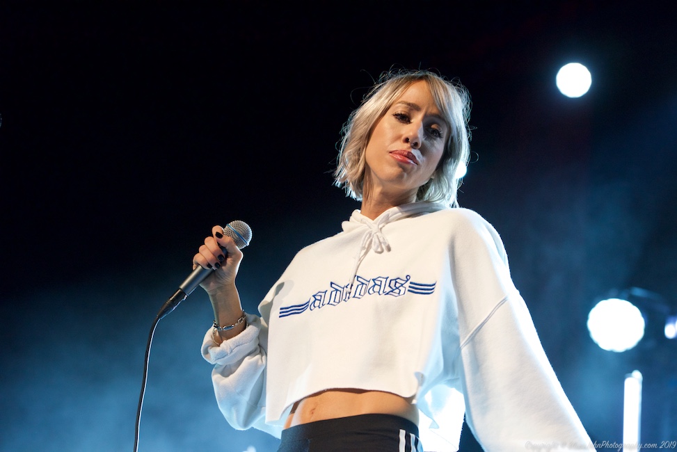 Darenots, Keller Auditorium, photo by John Alcala