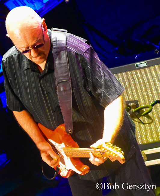 Dave Mason, Revolution Hall, photo by Bob Gersztyn