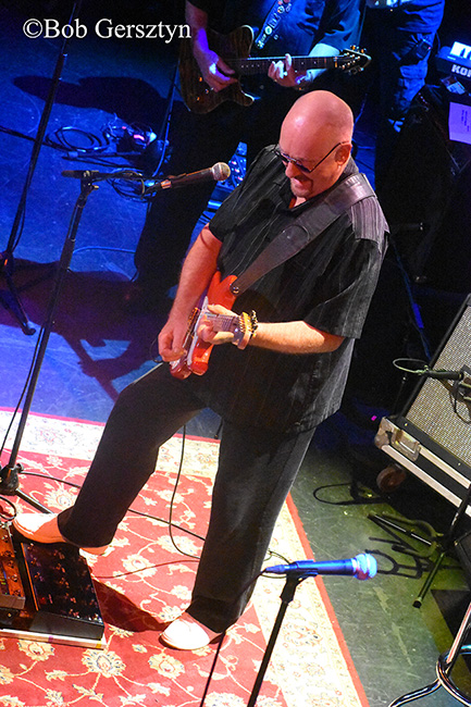Dave Mason, Revolution Hall, photo by Bob Gersztyn