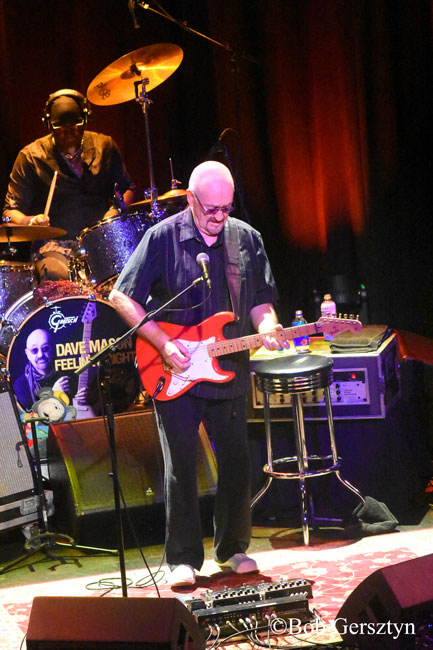 Dave Mason, Revolution Hall, photo by Bob Gersztyn