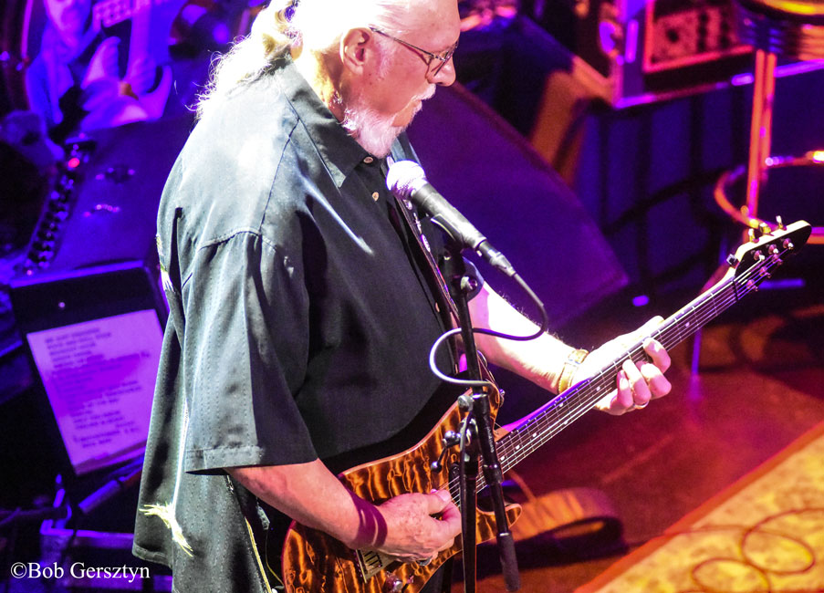 Dave Mason, Revolution Hall, photo by Bob Gersztyn