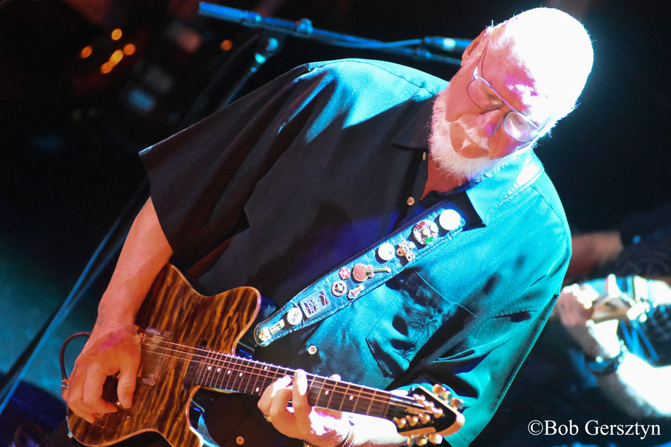 Dave Mason, Revolution Hall, photo by Bob Gersztyn