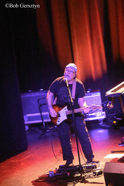 Dave Mason, Revolution Hall, photo by Bob Gersztyn