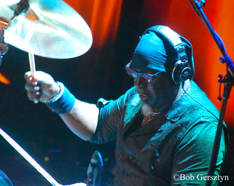 Dave Mason, Revolution Hall, photo by Bob Gersztyn