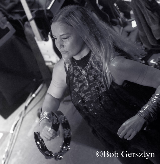 Dave Mason, Revolution Hall, photo by Bob Gersztyn