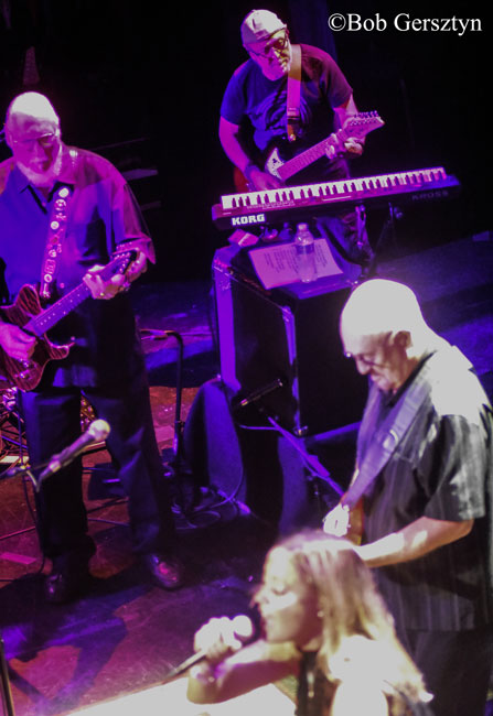 Dave Mason, Revolution Hall, photo by Bob Gersztyn