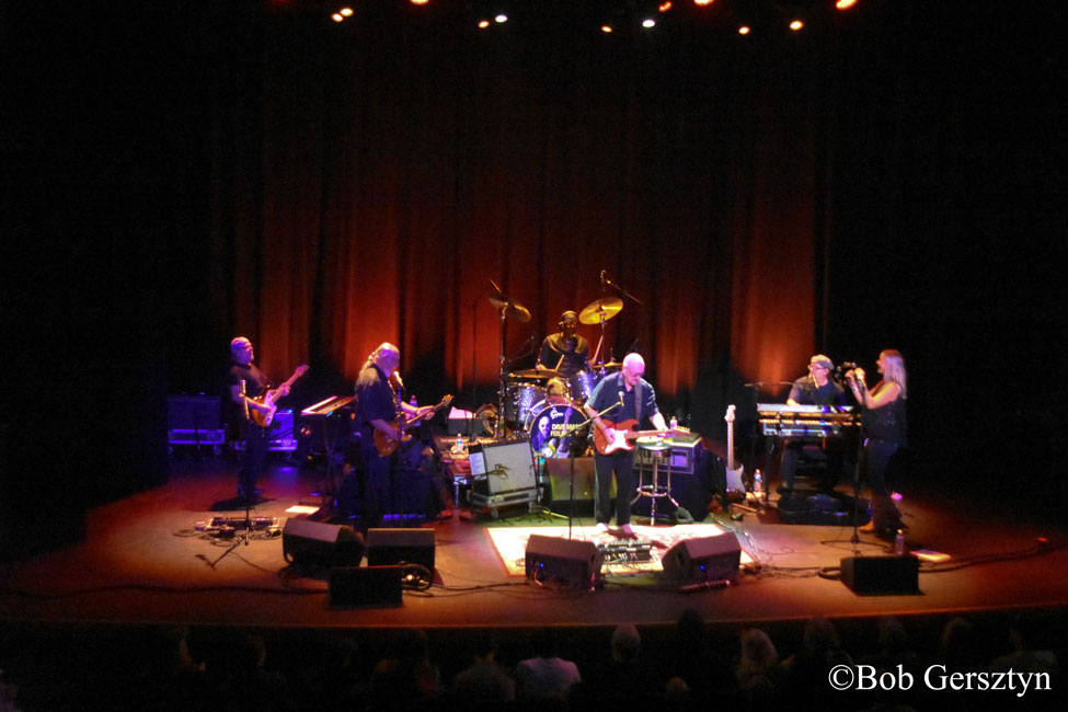 Dave Mason, Revolution Hall, photo by Bob Gersztyn