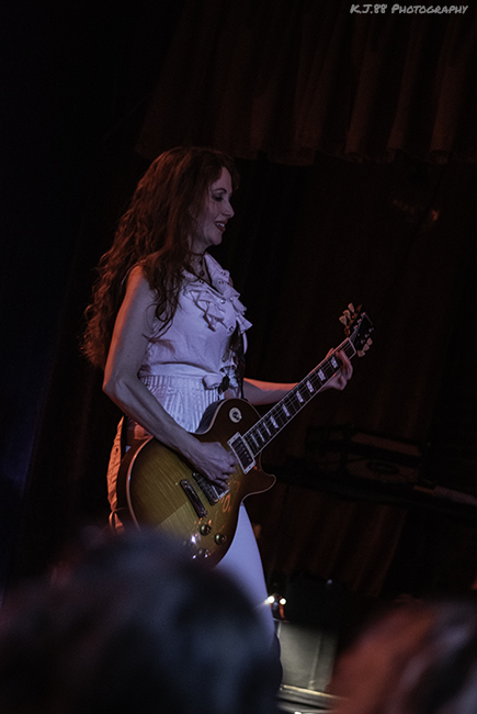 Zepparella, Dante's, photo by Kevin Pettigrew