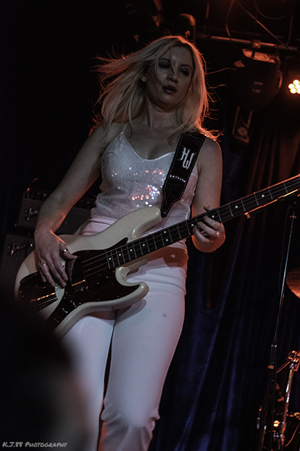 Zepparella, Dante's, photo by Kevin Pettigrew