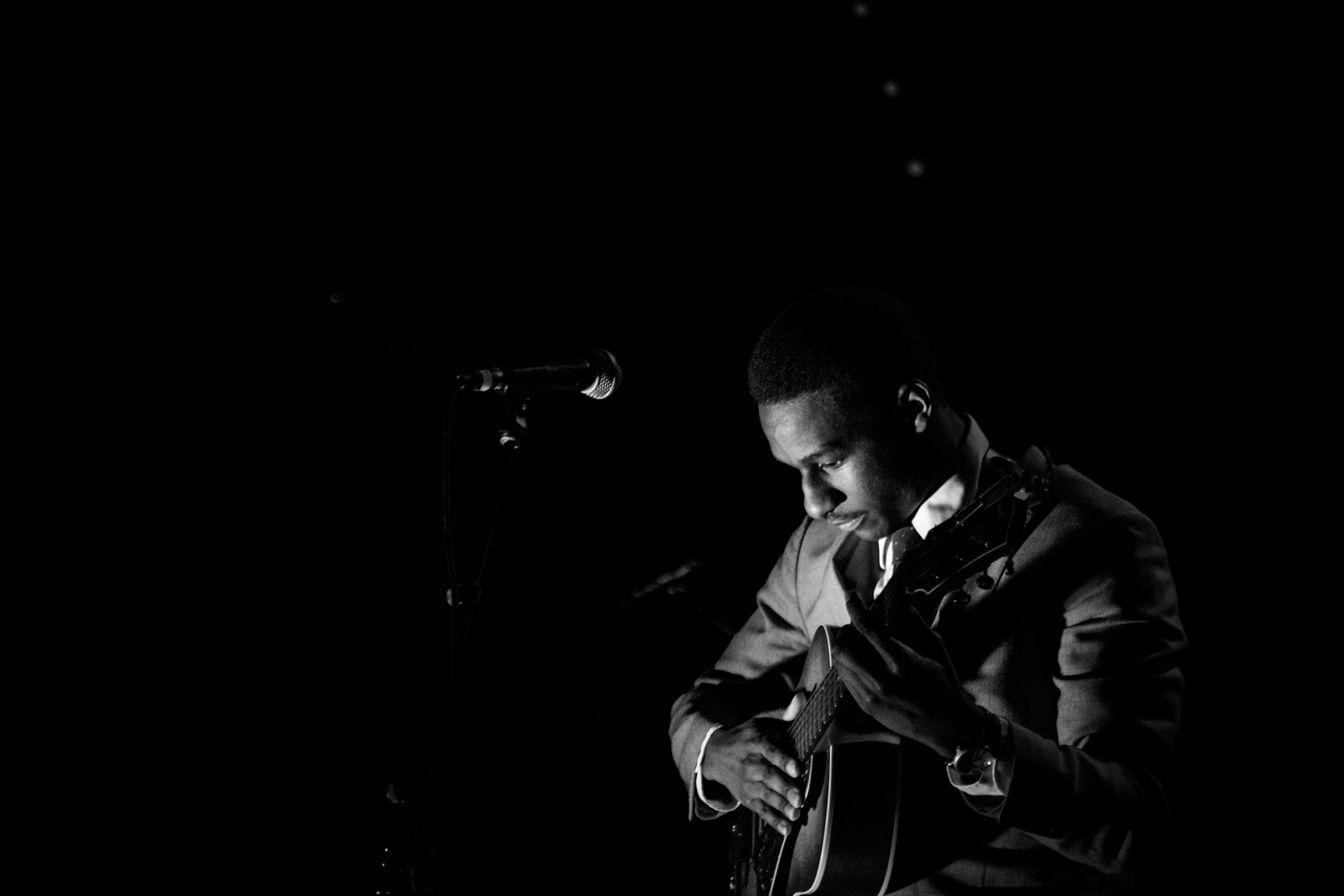 Leon Bridges, Crystal Ballroom, photo by Sam Gehrke