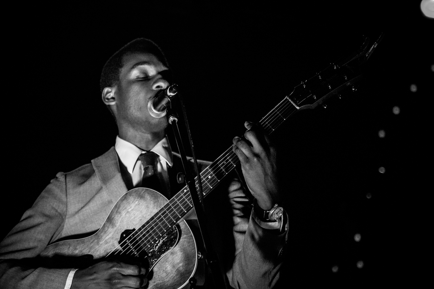 Leon Bridges, Crystal Ballroom, photo by Sam Gehrke