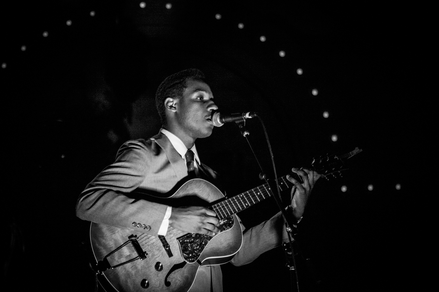 Leon Bridges, Crystal Ballroom, photo by Sam Gehrke