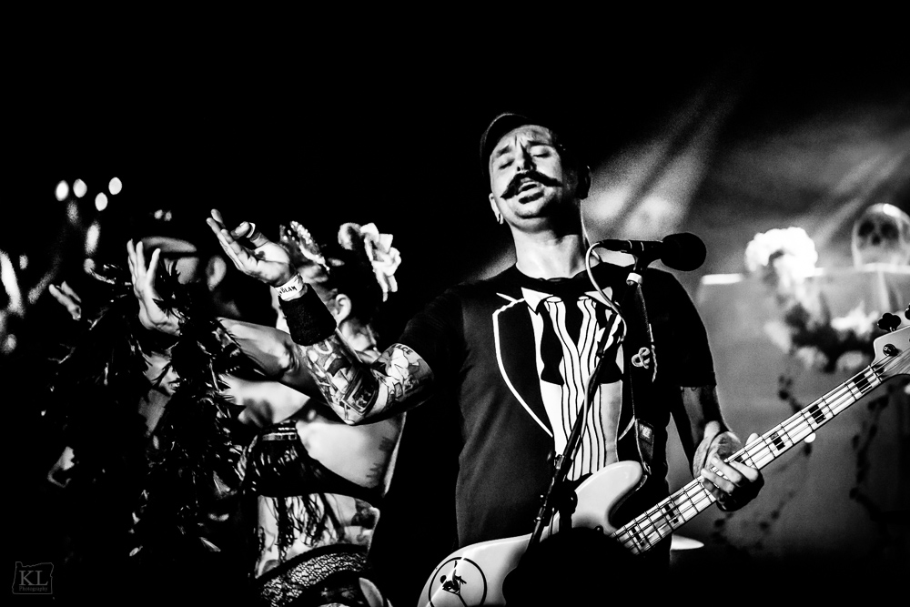 Franks and Deans, Dante's, photo by Kris Luke