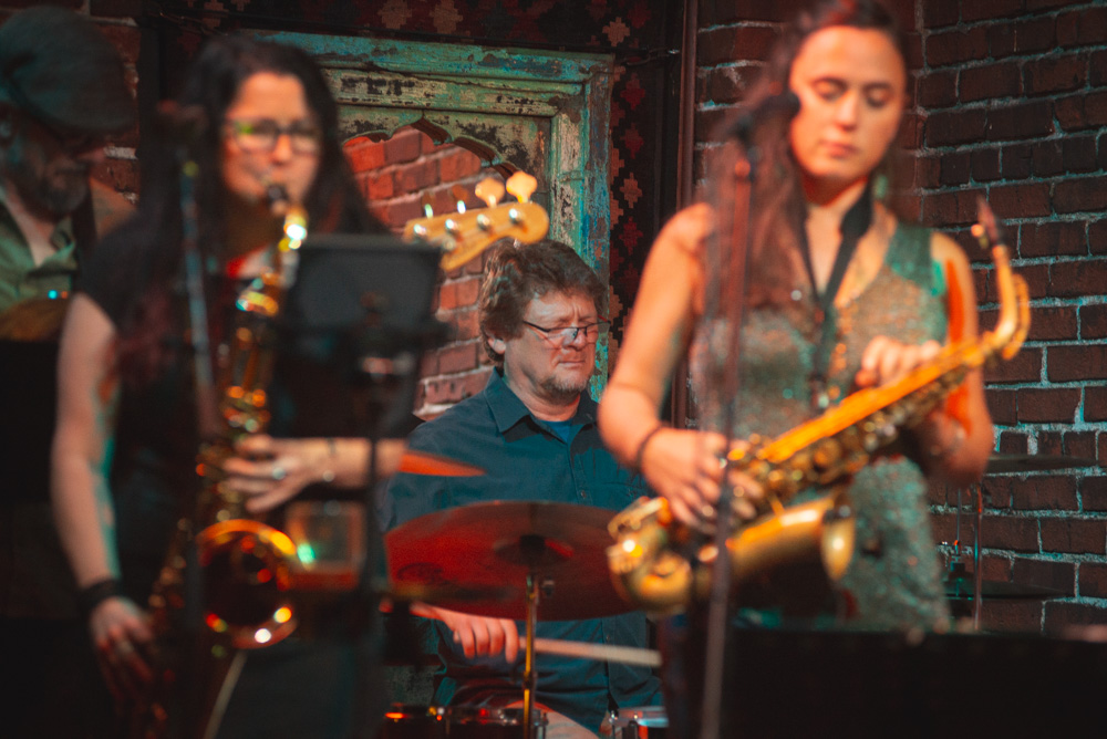 Quadraphonnes, White Eagle Saloon, photo by Chad Lanning