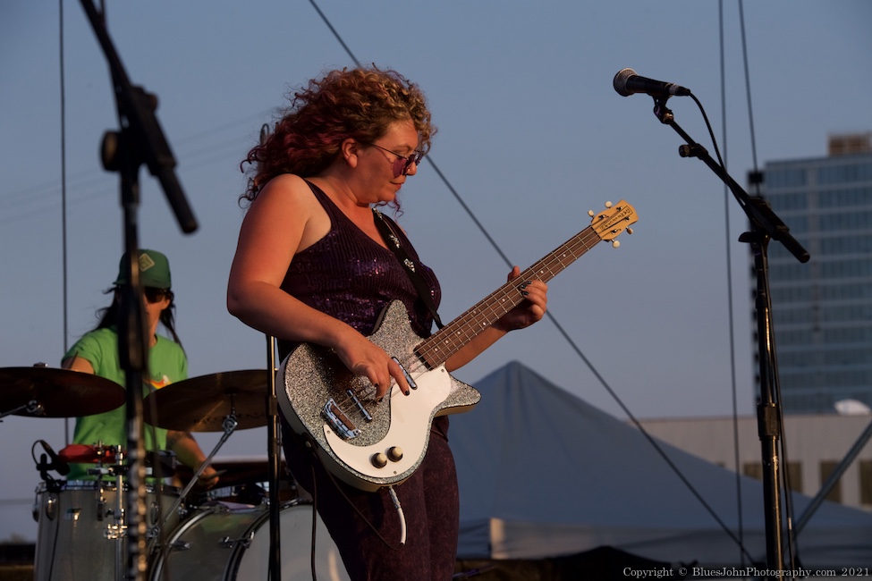 Ashleigh Flynn & The Riveters, The Lot at Zidell Yards, photo by John Alcala
