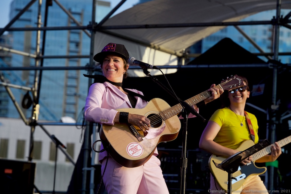 Ashleigh Flynn & The Riveters, The Lot at Zidell Yards, photo by John Alcala