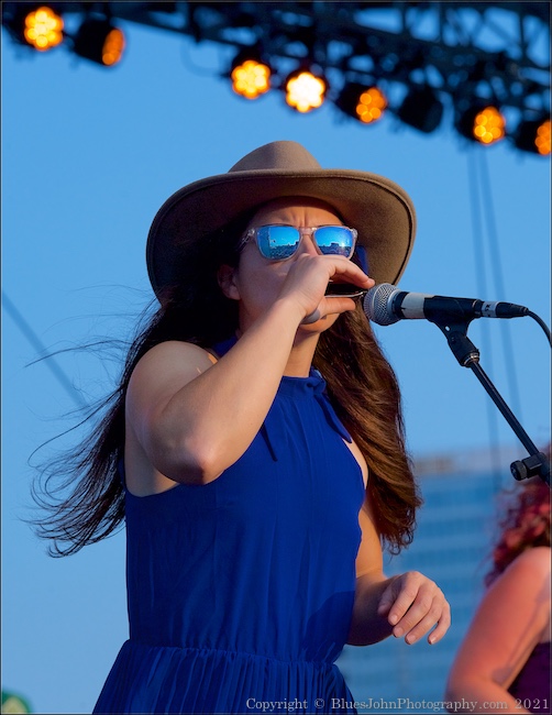 Ashleigh Flynn & The Riveters, The Lot at Zidell Yards, photo by John Alcala