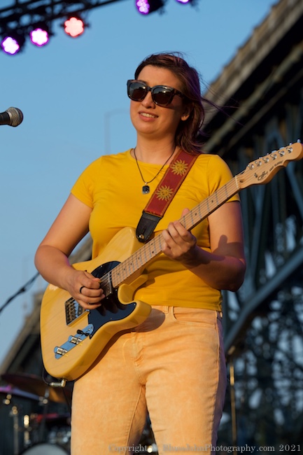 Ashleigh Flynn & The Riveters, The Lot at Zidell Yards, photo by John Alcala