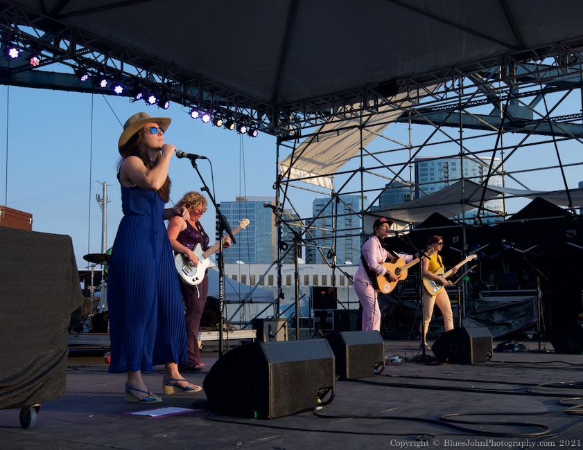 Ashleigh Flynn & The Riveters, The Lot at Zidell Yards, photo by John Alcala