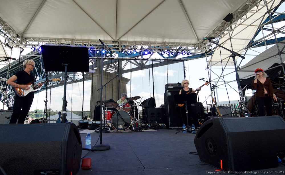 The Lot at Zidell Yards, Waterfront Blues Festival, photo by John Alcala